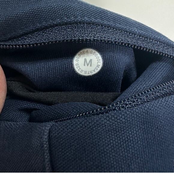 Lululemon Bowline Utilitech 30" Pant in True Navy size Medium - Picture 11 of 11
